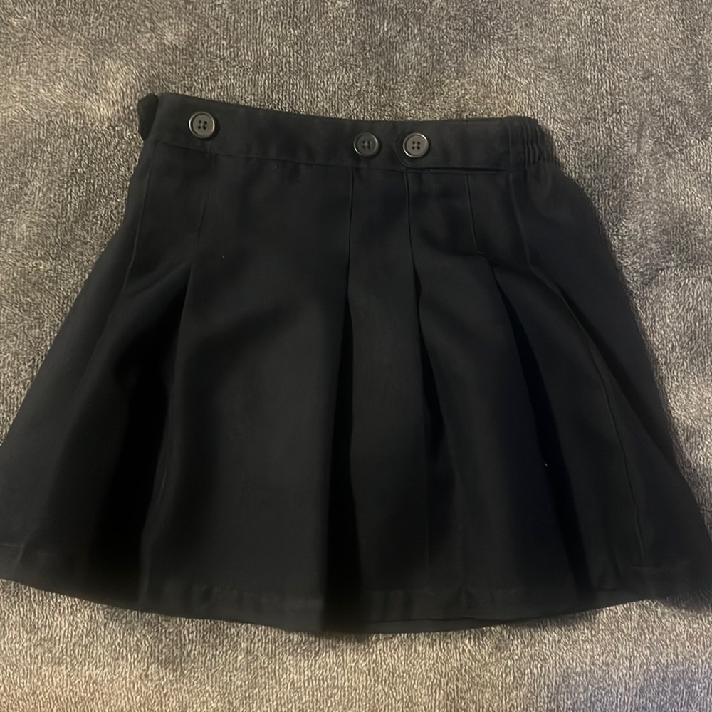 Girl uniform skirt “Chaps” Size 8. Navy Blue color